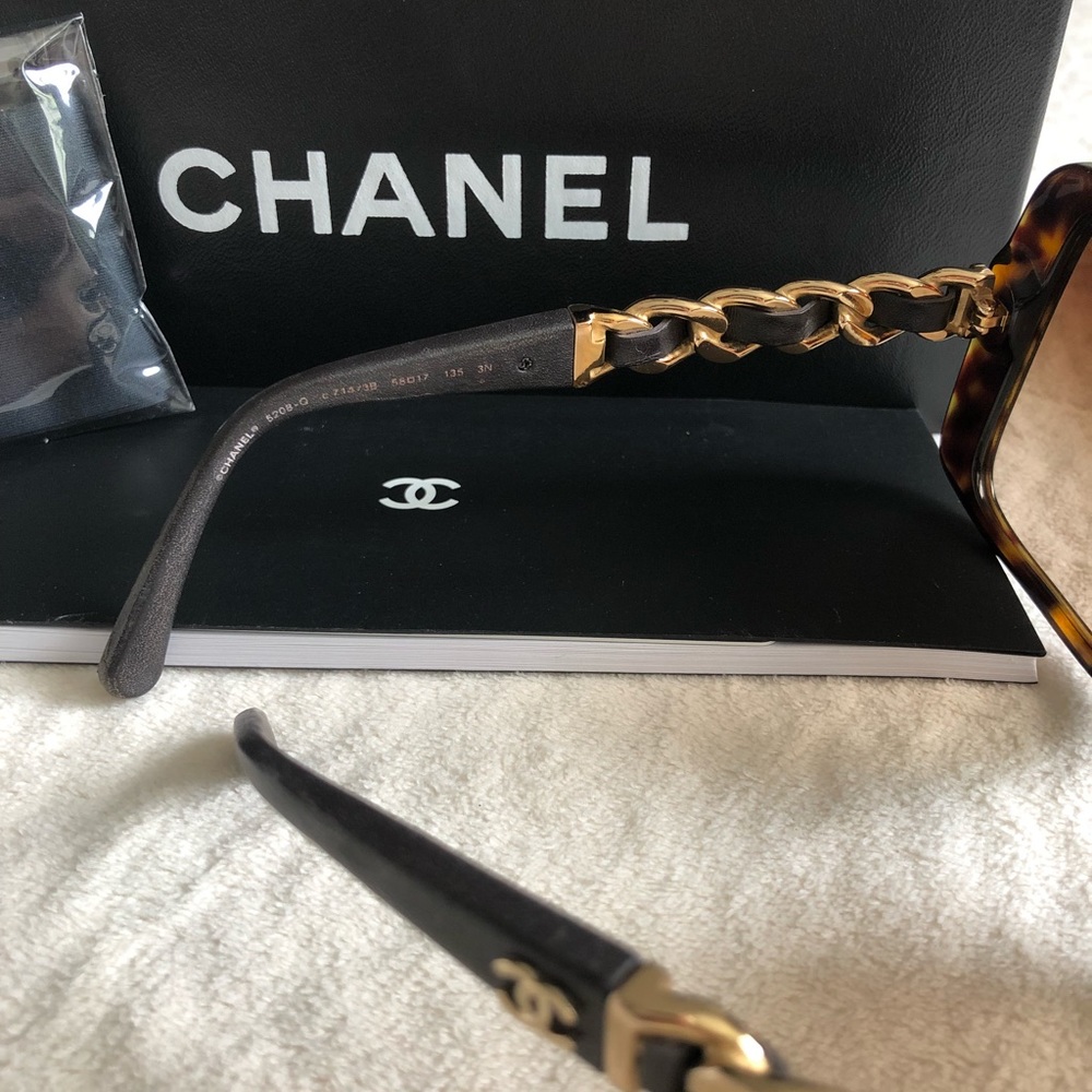Oversized Chanel Sunglasses - Picture 4 of 8